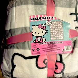 Hello kitty blanket